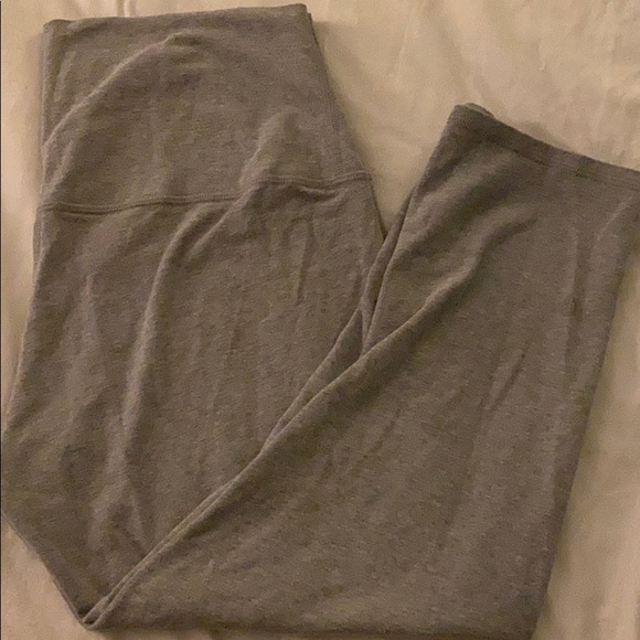 lululemon athletica Pants - Lululemon Crop Grey Cotton Capri lululemon athletica Pants - Lululemon Crop Grey Cotton Capri